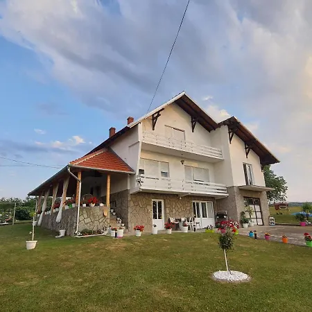 Odmor Na Selu Babajic *